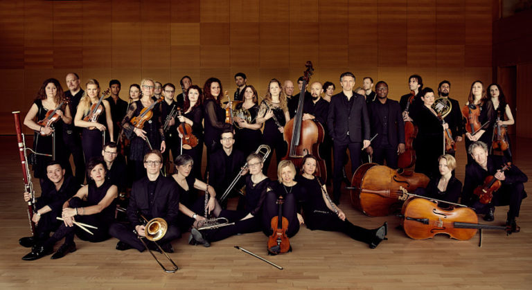 Neue Philharmonie Frankfurt - fotografiert im Congress Park Hanau Orchester Portrait Foto Musikerfotografie