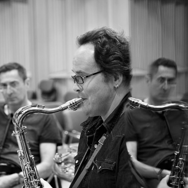 Peter Weniger on saxophon