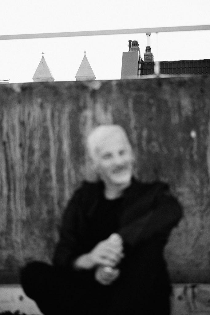 Martin Lindsay Köln Portrait Hintergrund scharf Vordergrund unscharf