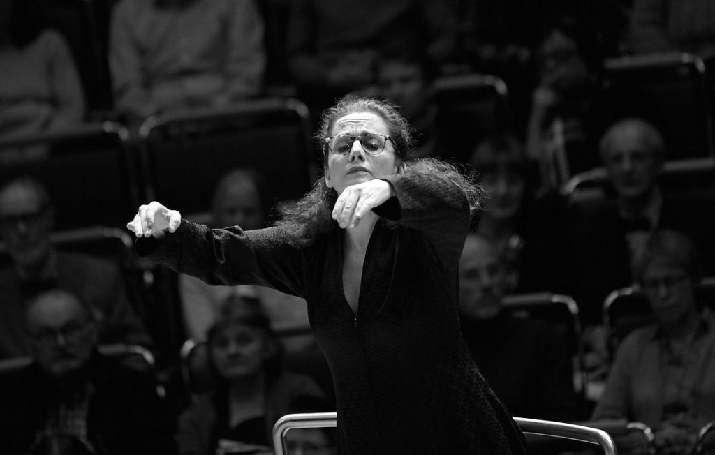 Emmanuelle Haïm in der Philharmonie Köln