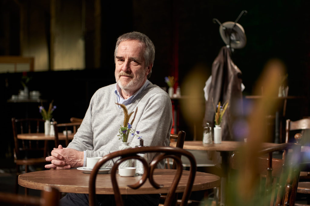 Rudolf Herfurtner Portrait im Café Beethoven