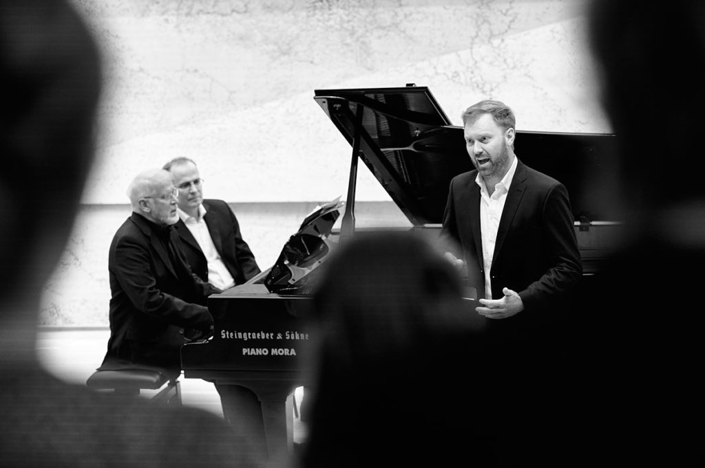 Sebastian Kohlhepp singt Mahler