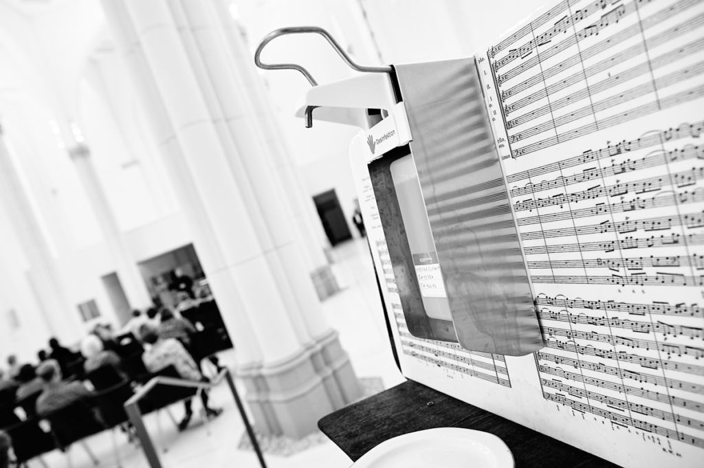 Desinfektion am Eingang Musikzentrum Bochum